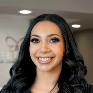 A member of the Belle Vie Costa Mesa front-desk team